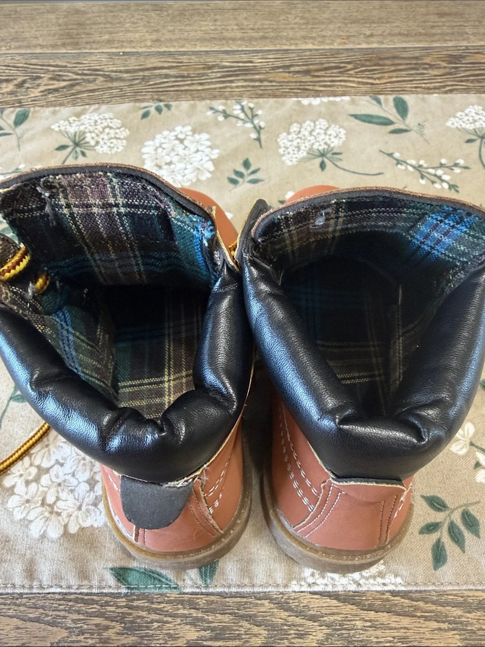 Comfy Kids' Brown Work Boots with Yellow Laces Size 29 or‎ 11.5 US Size